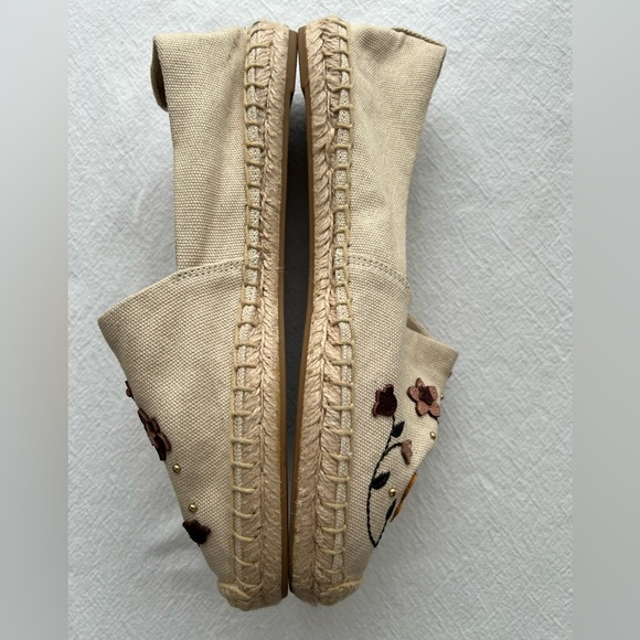 New Tory Burch Espadrilles with embroidered leather flowers Size 6 - Picture 4 of 9